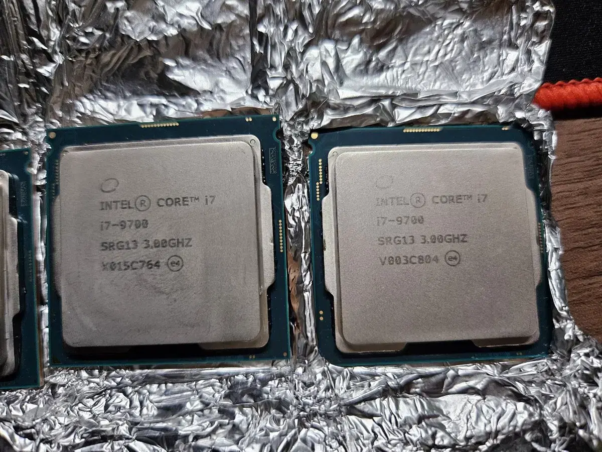 i7 9700